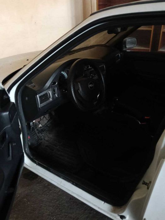 Nexia 2 oq sons sotiladi