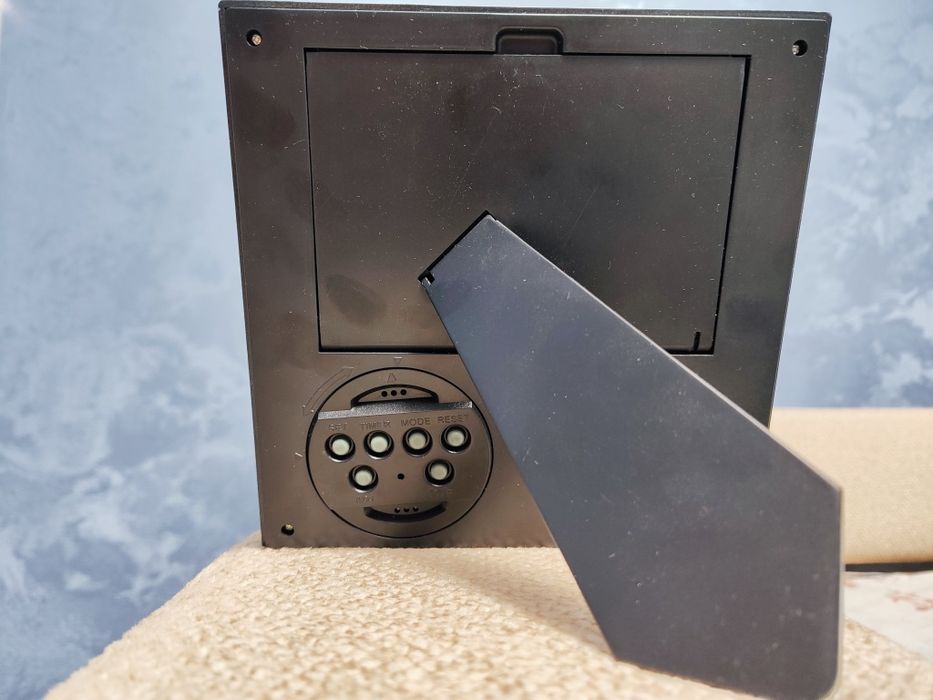 Продам часы настольные