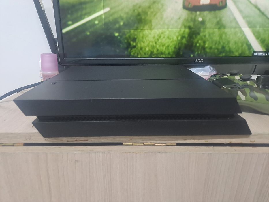Приставка Playstation 4