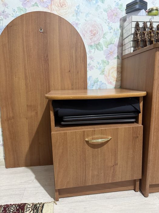 Продам спальный гарнитур