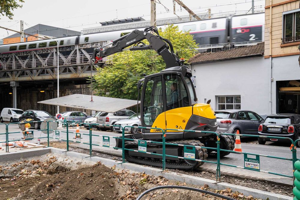 MECALAC 6MCR - Мултифункционален багер, челен товарач, кран и мотокар