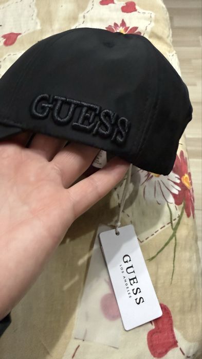 Sapca originala Guess