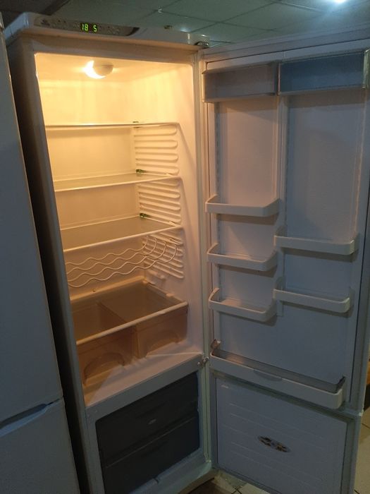 Двухкомпрессорный Холодильник Атлант .  Гарантия. Доставка. Whats App