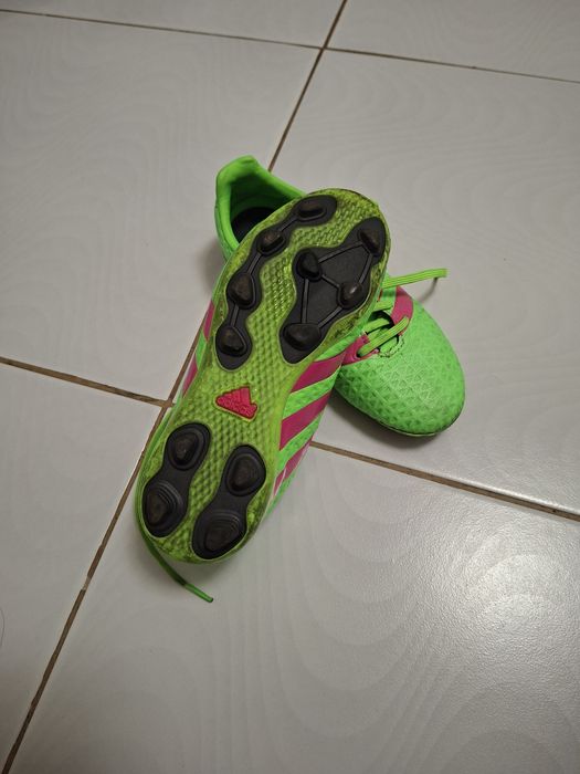 Ghete fotbal adidas marimea 35