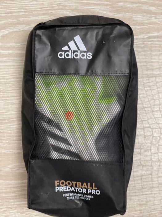 Вратарские перчатки