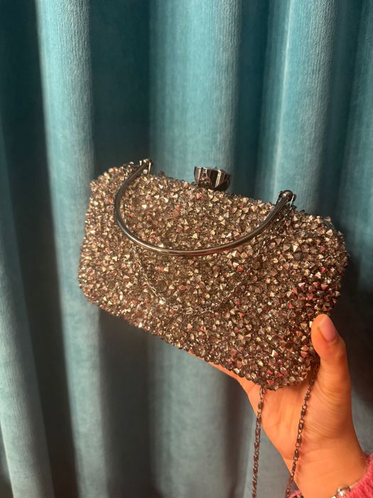 Луксозна вечерна чанта с кристали