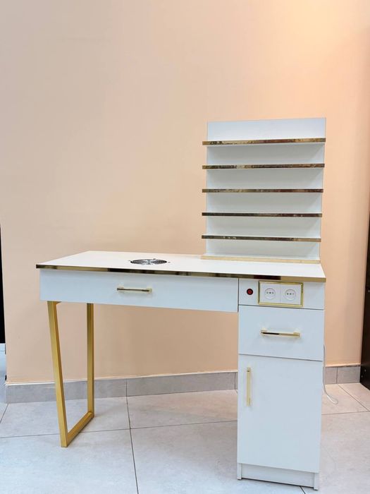 Manikyur stol plisos bilan birga