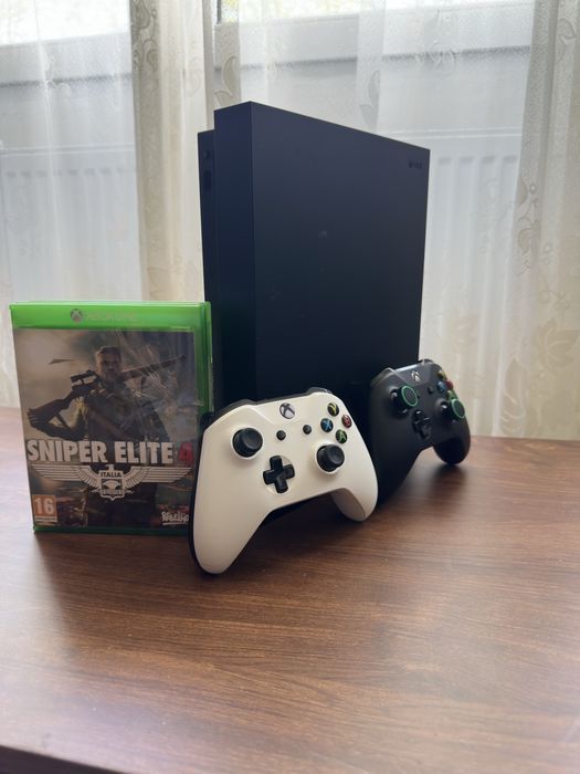 Xbox one X 2 Controllere+3 jocuri