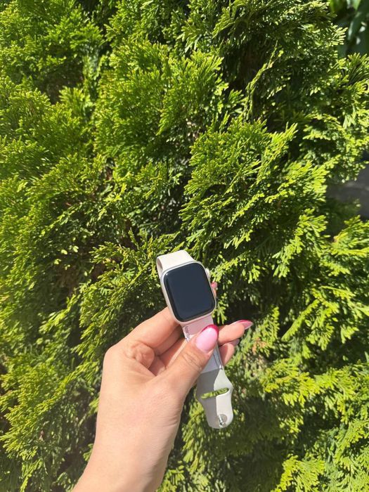 apple watch.