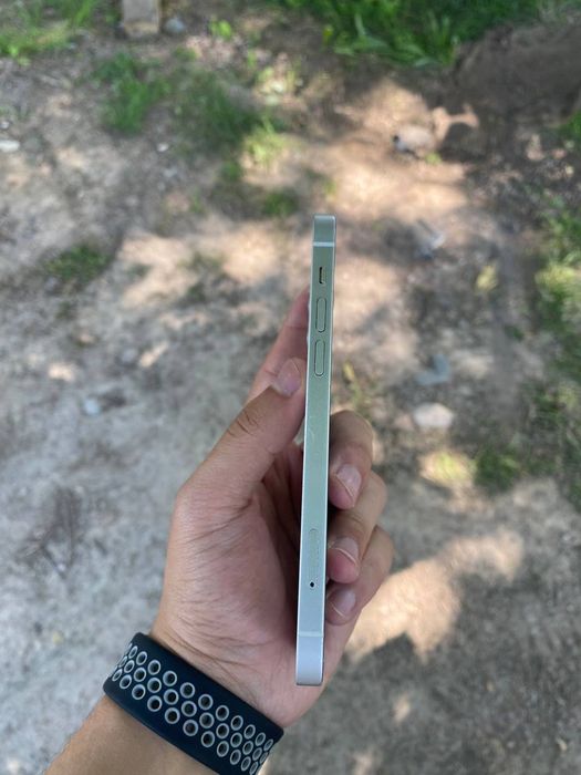 Iphone 12  ochilmagan usta kurmagan hamma joyi ishlaydi