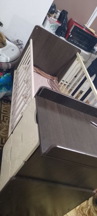 Детский кровать.