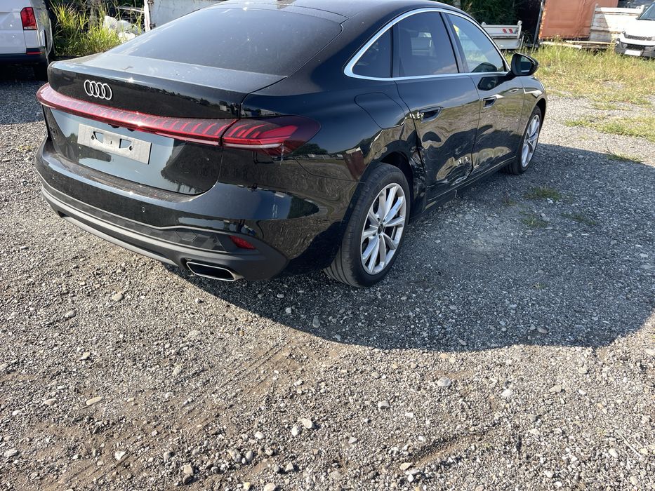 Audi A5 40TFSI  2025 AVARIAT