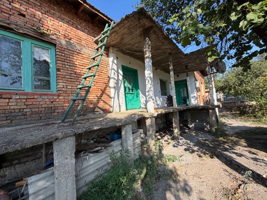Продавам къща с. Долни Вит