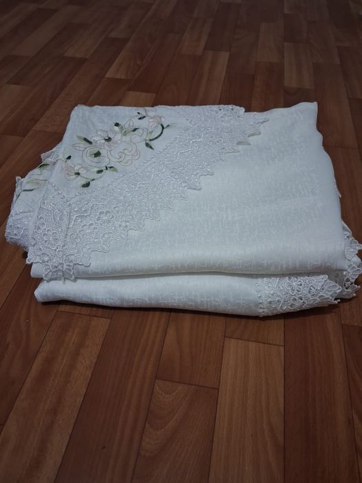 Скатерть в хорошем состоянии