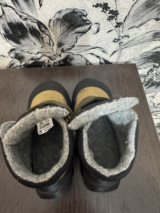 Продам супер ботинки 24 р