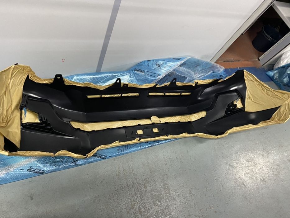 Тойота Прадо 18-20 бампер подоргинал