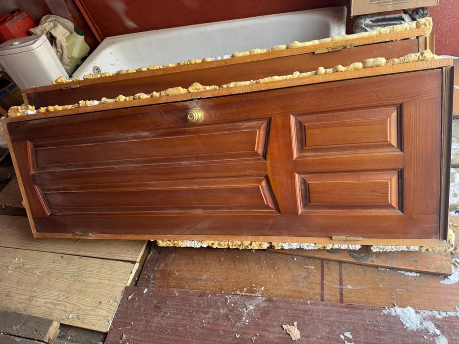 Продам двери деревянные