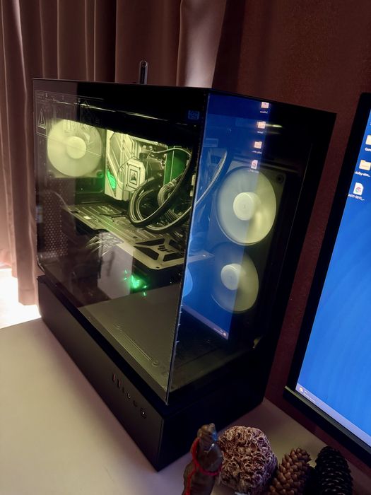 Kомпютър TUF 9070 XT 16 GB 32gb RAM Ryzen 9 7900x Seasonic GX-850 1TB SN850X