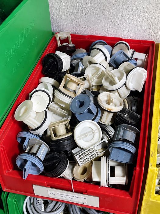 Filtre pompă evacuare mașină de spălat – Bosch, Siemens, AEG, Beko, Whirlpool etc.