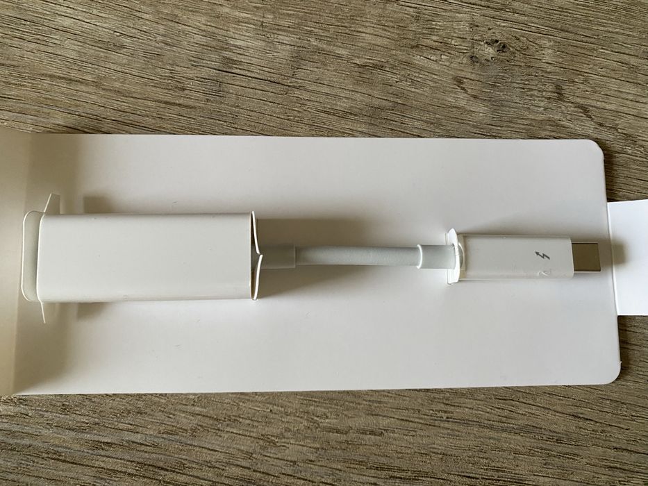 Adaptor original Apple Thunderbolt la placa retea Gigabit Ethernet