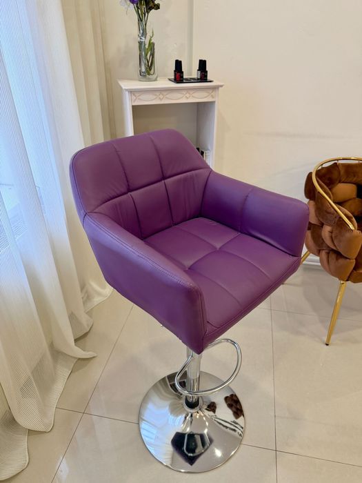 Vand scaun make-up si galeriile