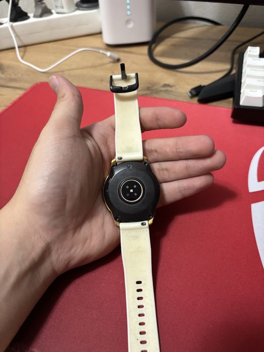 Samsung Galaxy 42 mm SM-R810
