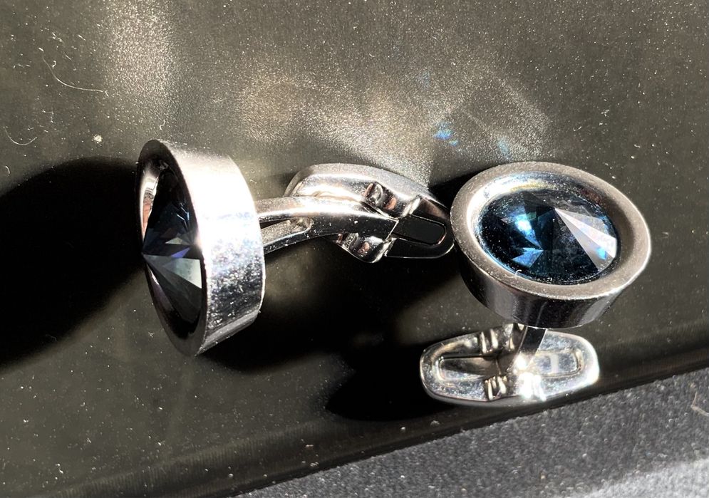 Pereche butoni cămașă Swarovsky.