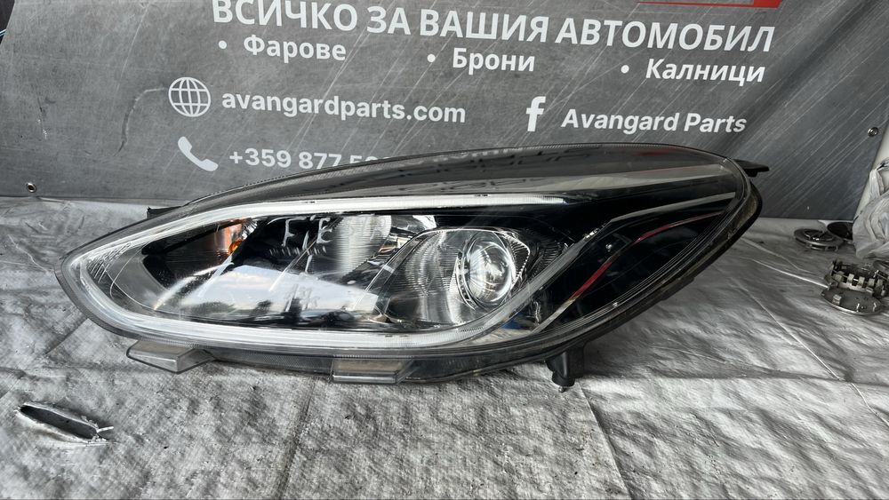 2 броя Фар Ford Fiesta 2020г