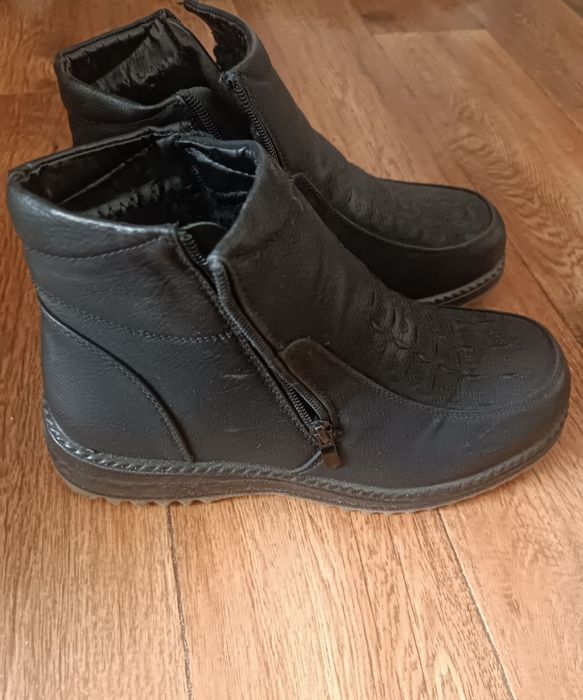 Сапоги утеплённые новые