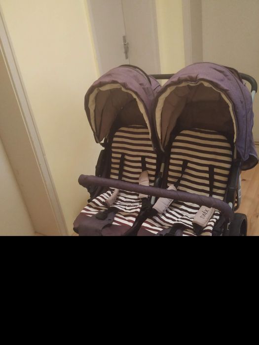 Количка за близнаци