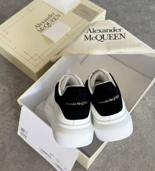 AM-Alexander McQueen