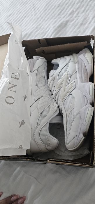 New Balance, 9060 Pantofi sport unisex din piele cu insertii din plasa, Alb, 7.5