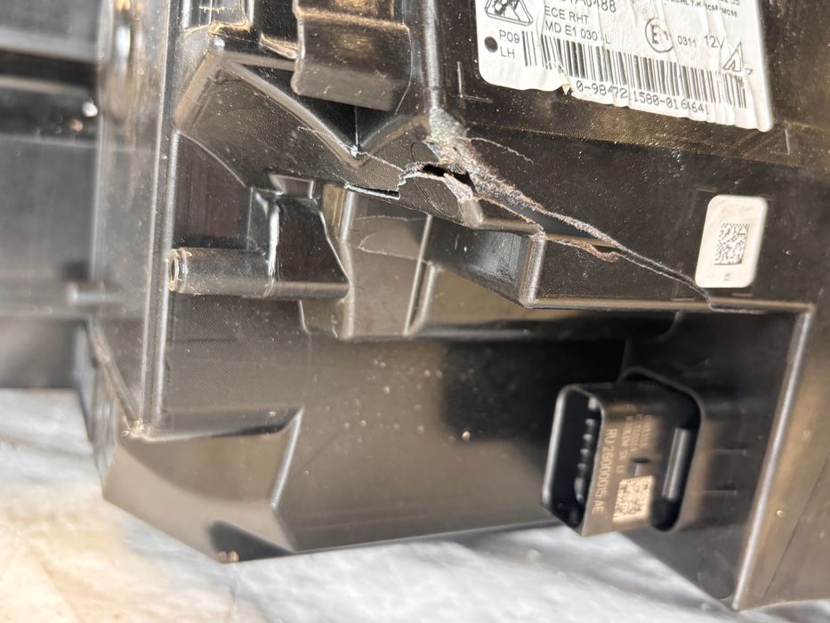 Toyota Proace II Фар - ляв