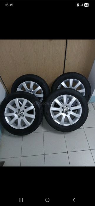 Продам,комплект резины с литыми дисками р15