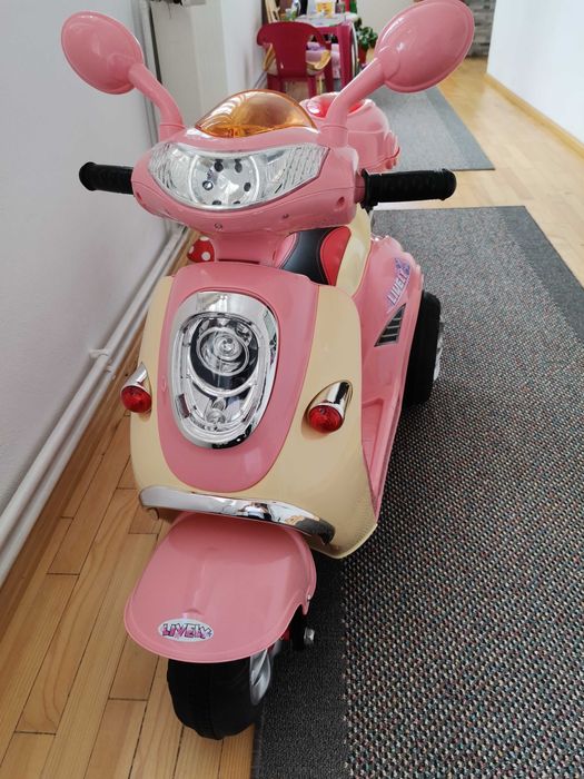 Scuter fetițe 3-8 ani