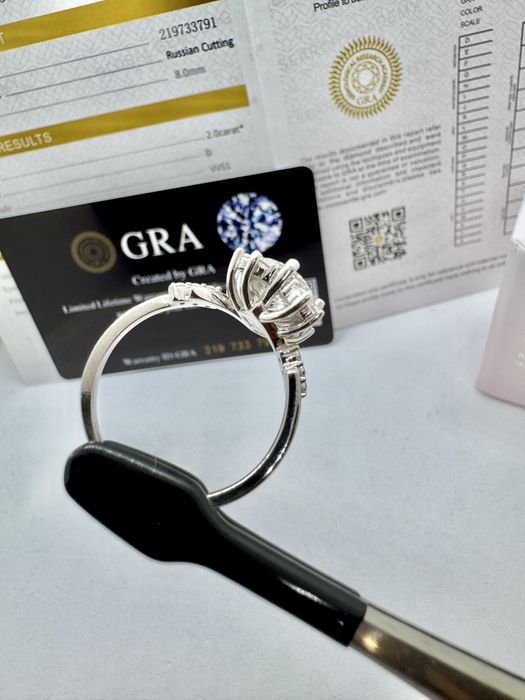 Сребърен пръстен с мойсанит (Диамант) 2 карата