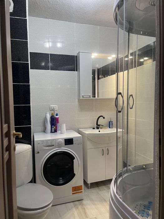 Inchiriez apartament modern 3 camere,bloc nou ultracentral Arad-disponibil de la 1 iulie