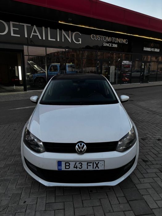 VOLKSWAGEN Polo