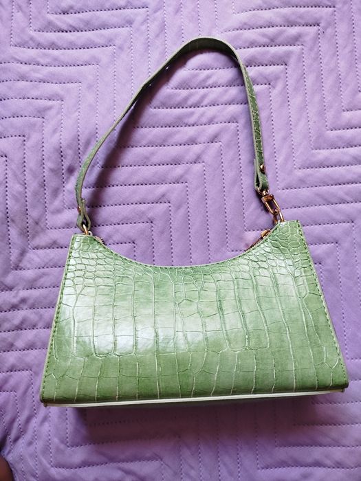 Кожена зелена чанта