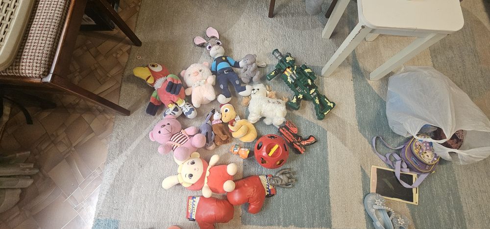 Игрушки  для мальчика и для девочки