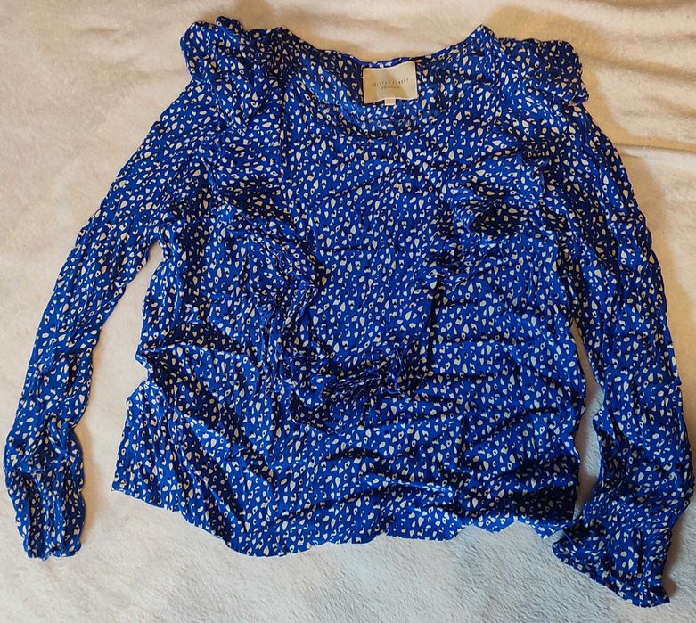 Lollys Laundry Copenhagen – Синя блуза с волани и принт