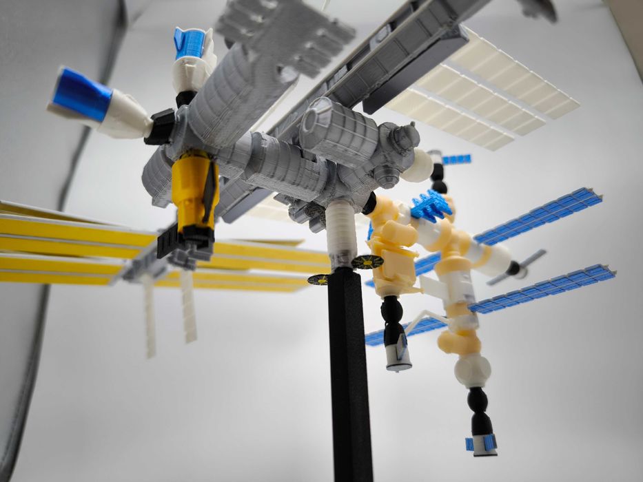 Мкс,  сборная модель космической станции