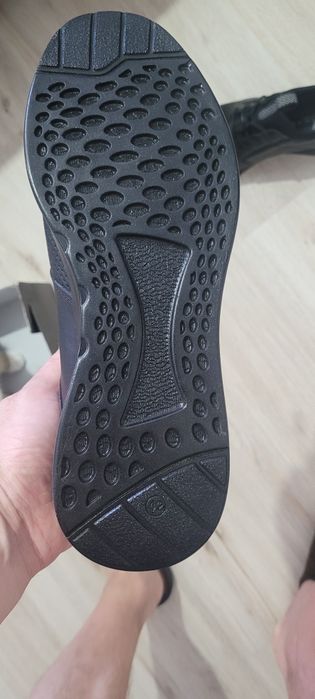 Продам кросовки мужские