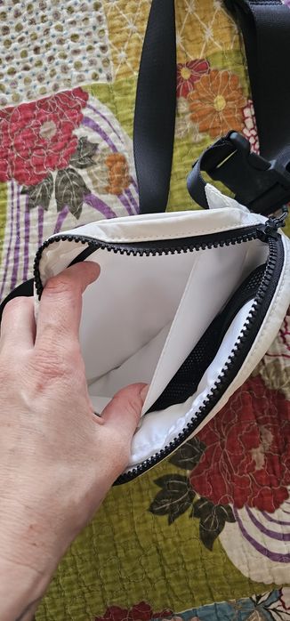 Чанти тип банан, различни марки