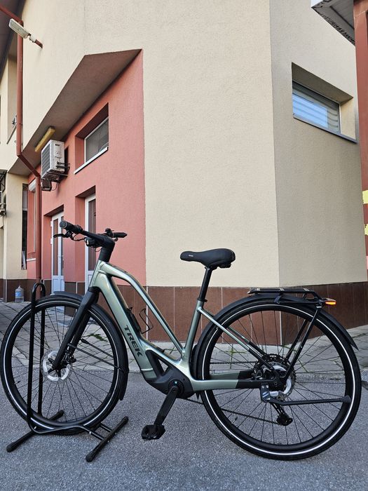 Електрически велосипед Trek FX+ 7 Midstep 2024г. / 500 км / оригинално зарядно TQ / като нов