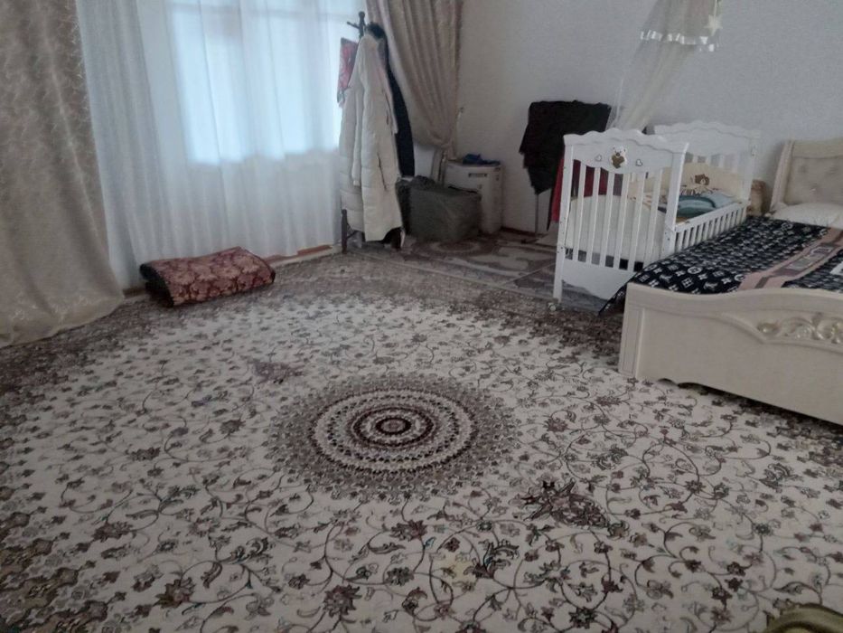 Nazarbekda uchaska, uy srochna sotiladi.