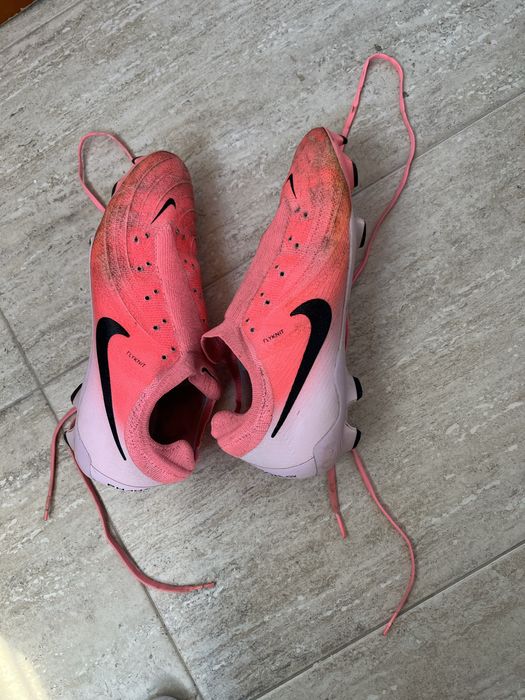 Професионални бутонки Nike