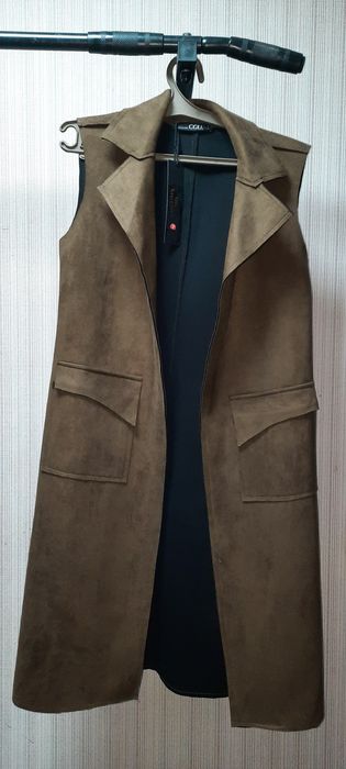 Продам замшевую безрукавку удлинённая.