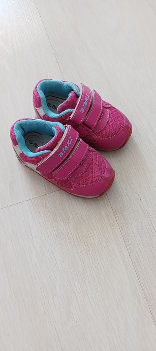 Кроссовки 21 р. 300 тг.