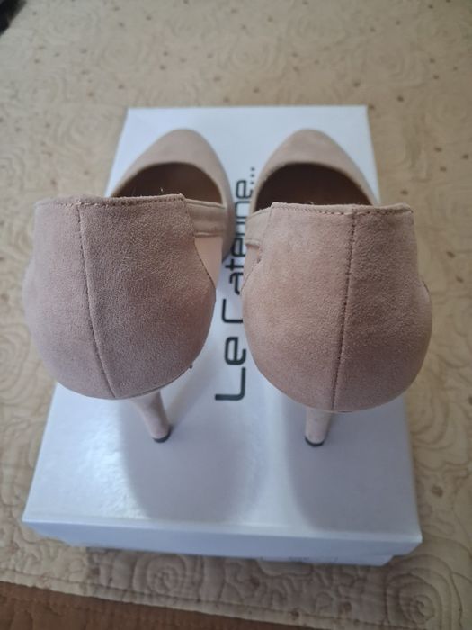 Pantofi de dama.